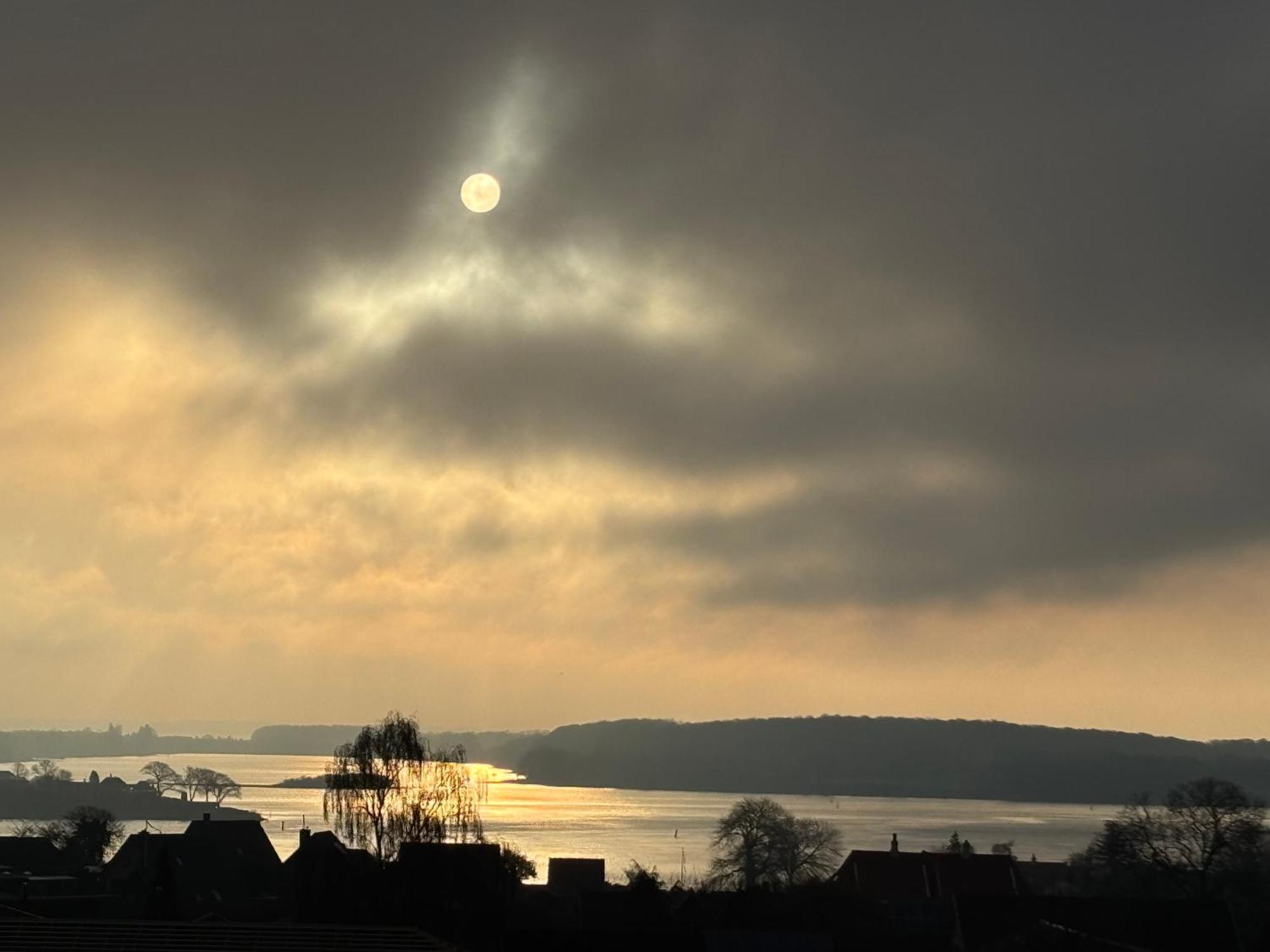 Eskaerhus Pa Tasinge, Taet Pa Svendborg - Afdeling Med Egen Indgang * Troense